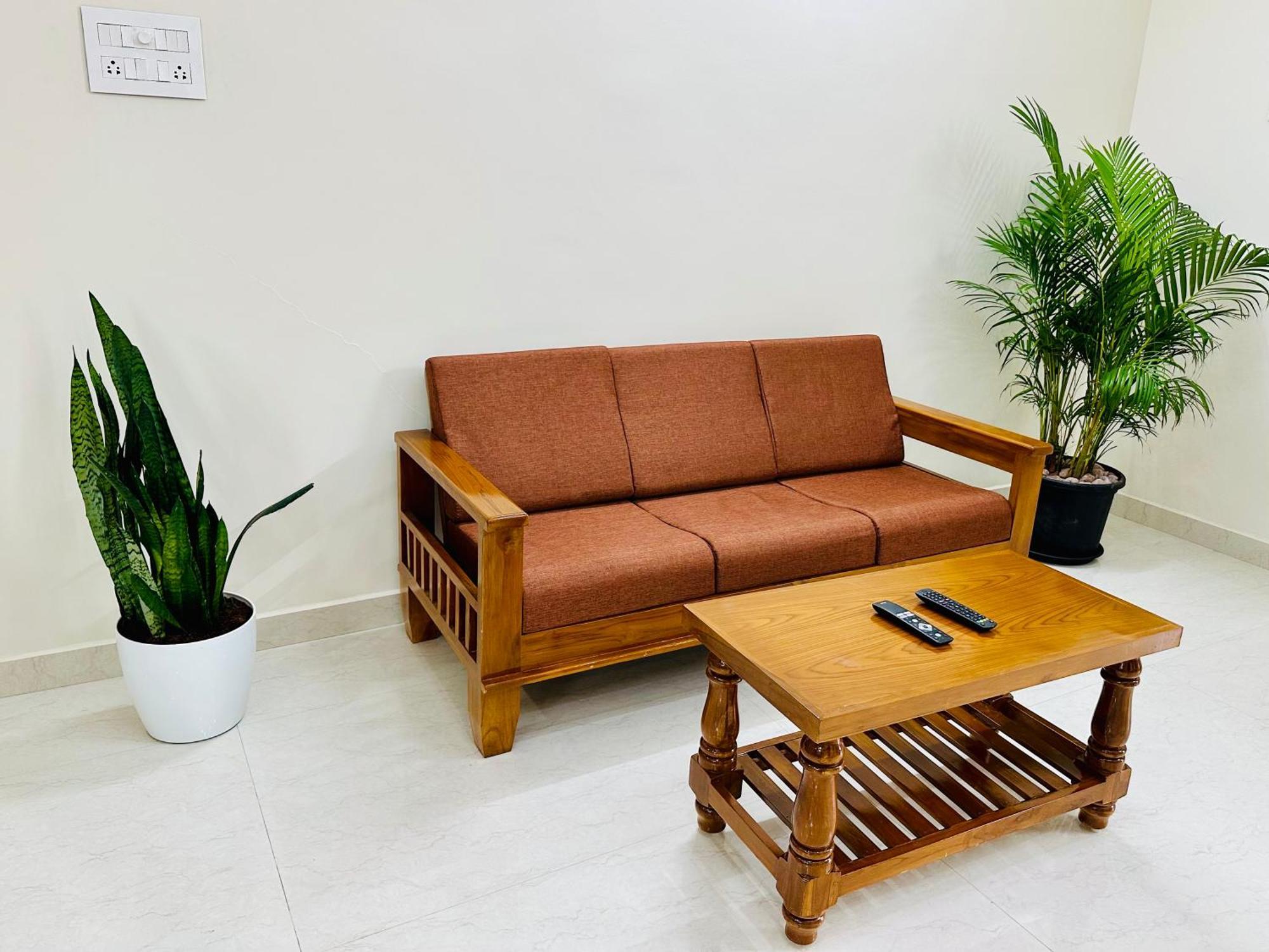 Truelife - 3Bhk Family Suites - Ps4 Pure Veg Restaurant On The Way To Balaji Temple - 2500 Sft Large Signature Apartment - Modular Kitchen - Super Fast Wifi, Smart Tv, 250 Jio Channels - Parking - Easy Access To All Temples - Top Service With Lots Of Tirupati Exterior foto