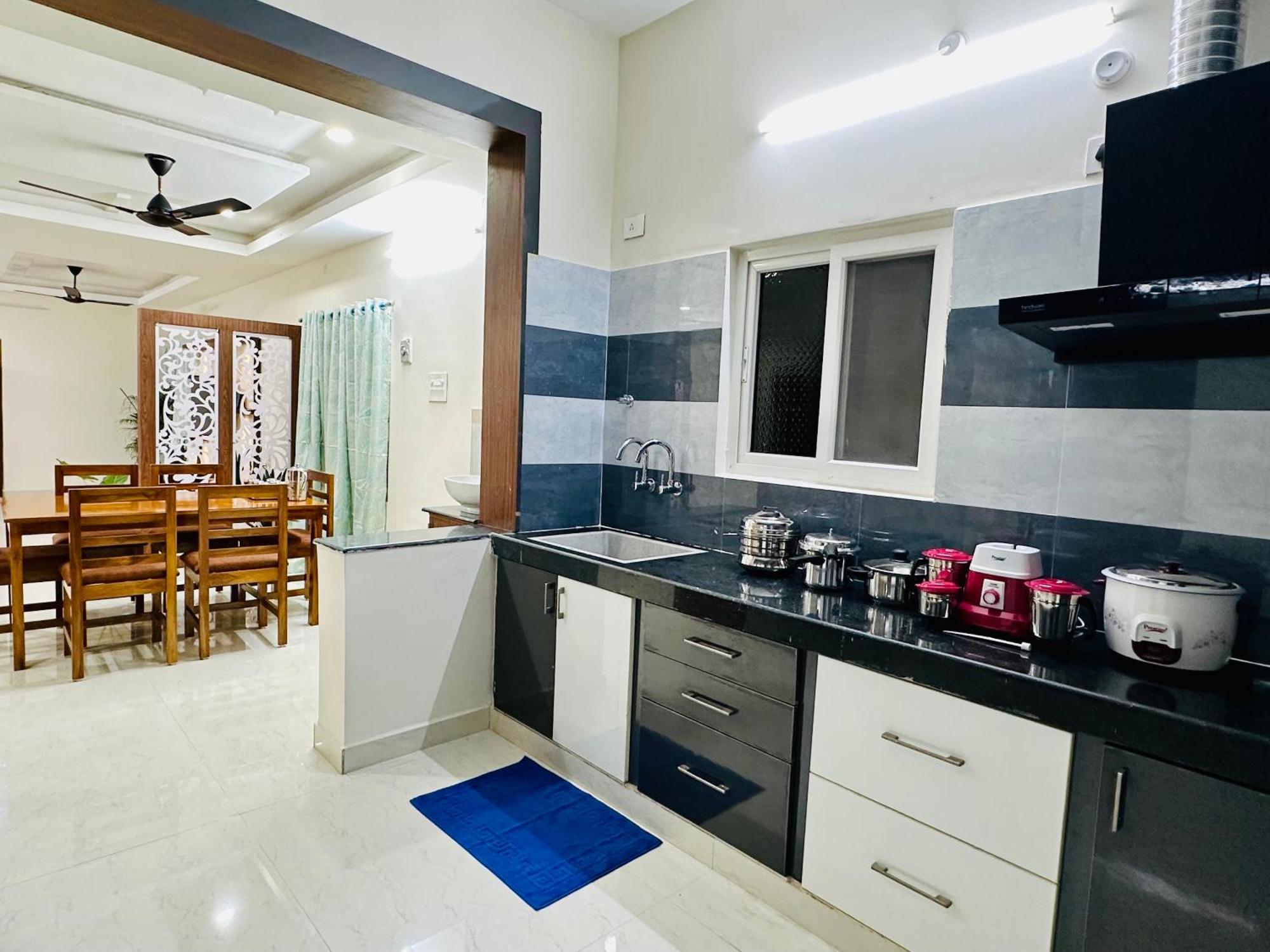 Truelife - 3Bhk Family Suites - Ps4 Pure Veg Restaurant On The Way To Balaji Temple - 2500 Sft Large Signature Apartment - Modular Kitchen - Super Fast Wifi, Smart Tv, 250 Jio Channels - Parking - Easy Access To All Temples - Top Service With Lots Of Tirupati Exterior foto