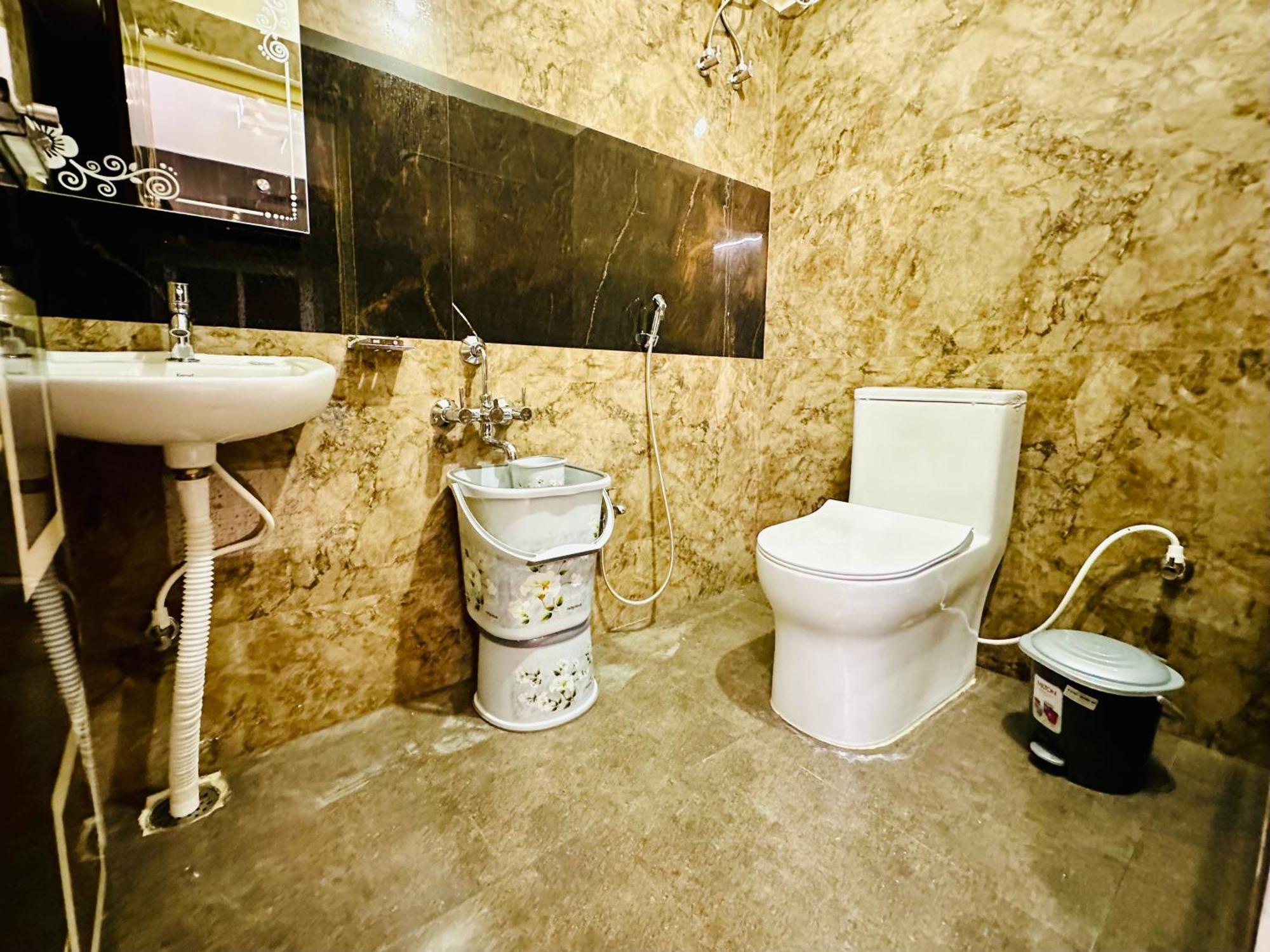 Truelife - 3Bhk Family Suites - Ps4 Pure Veg Restaurant On The Way To Balaji Temple - 2500 Sft Large Signature Apartment - Modular Kitchen - Super Fast Wifi, Smart Tv, 250 Jio Channels - Parking - Easy Access To All Temples - Top Service With Lots Of Tirupati Exterior foto